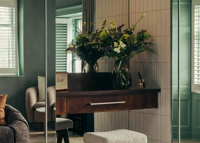 Lyla Rooms